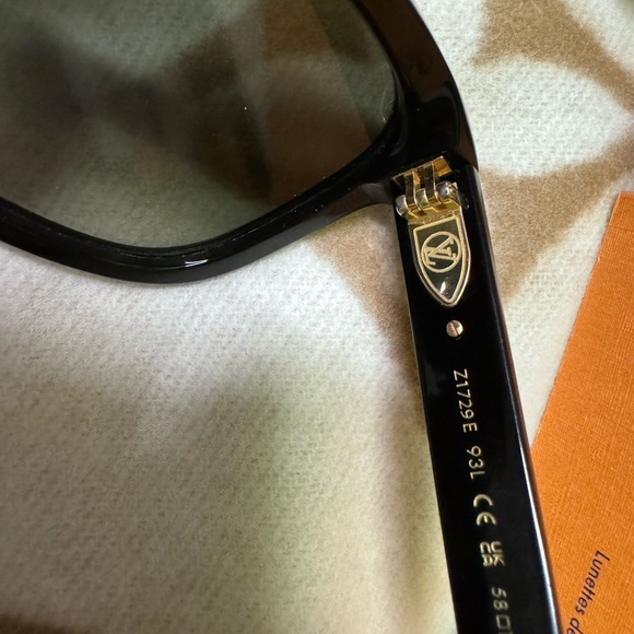 LOUIS VUITTON Sunglasses My Monogram Cat Eye Smoke Gradient Z1729E - Picture 6 of 8